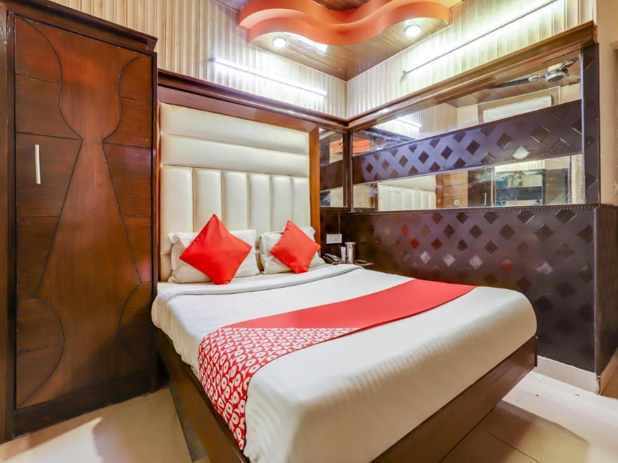 Hotel R Deluxe "Couple Friendly Vaccinated Staff" Nowe Delhi Zewnętrze zdjęcie