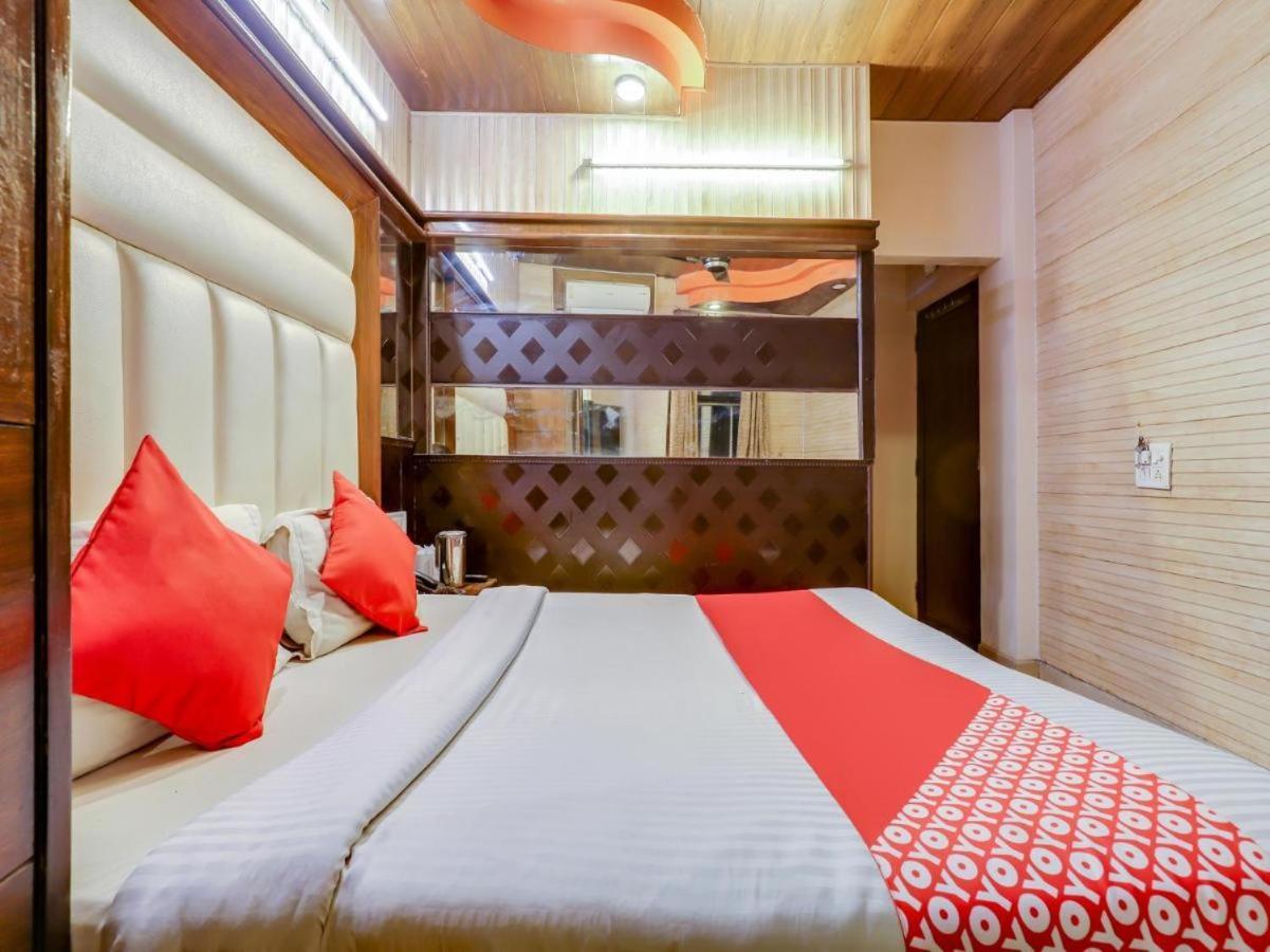 Hotel R Deluxe "Couple Friendly Vaccinated Staff" Nowe Delhi Zewnętrze zdjęcie