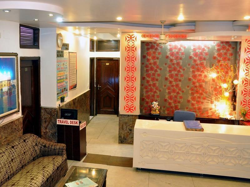 Hotel R Deluxe "Couple Friendly Vaccinated Staff" Nowe Delhi Zewnętrze zdjęcie